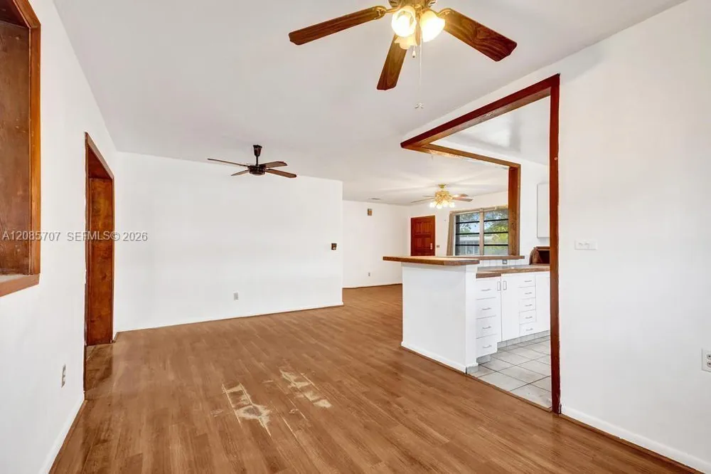 19731 Gulfstream Rd Cutler Bay, FL 33157
