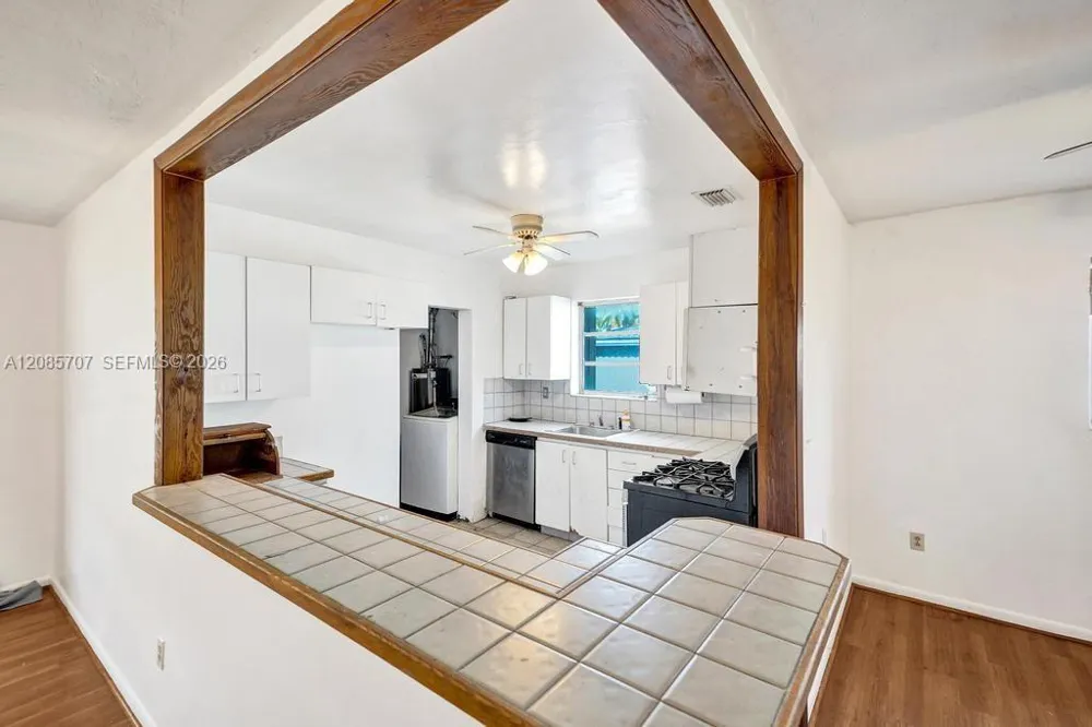 19731 Gulfstream Rd Cutler Bay, FL 33157