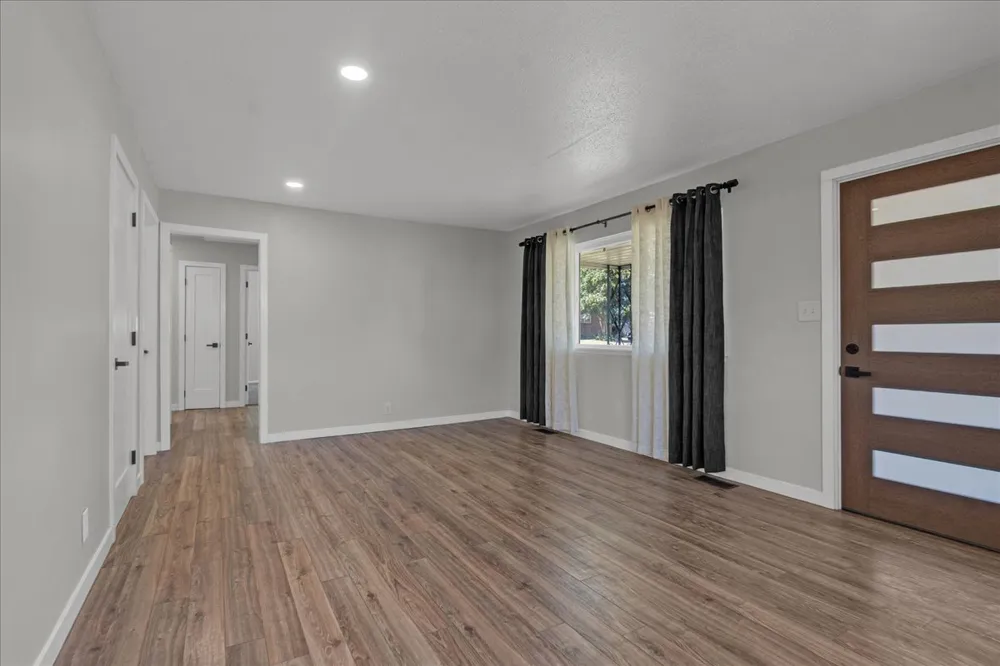 2187 S 76th EastAvenue Tulsa, OK 74129