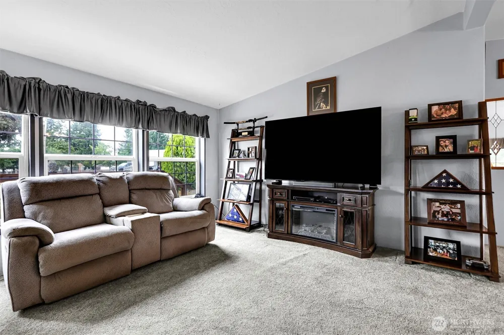 28707 26th Avenue E Roy, WA 98580