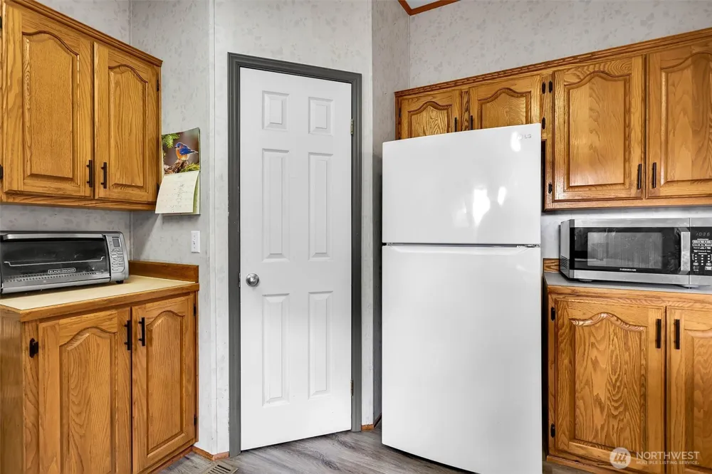 28707 26th Avenue E Roy, WA 98580