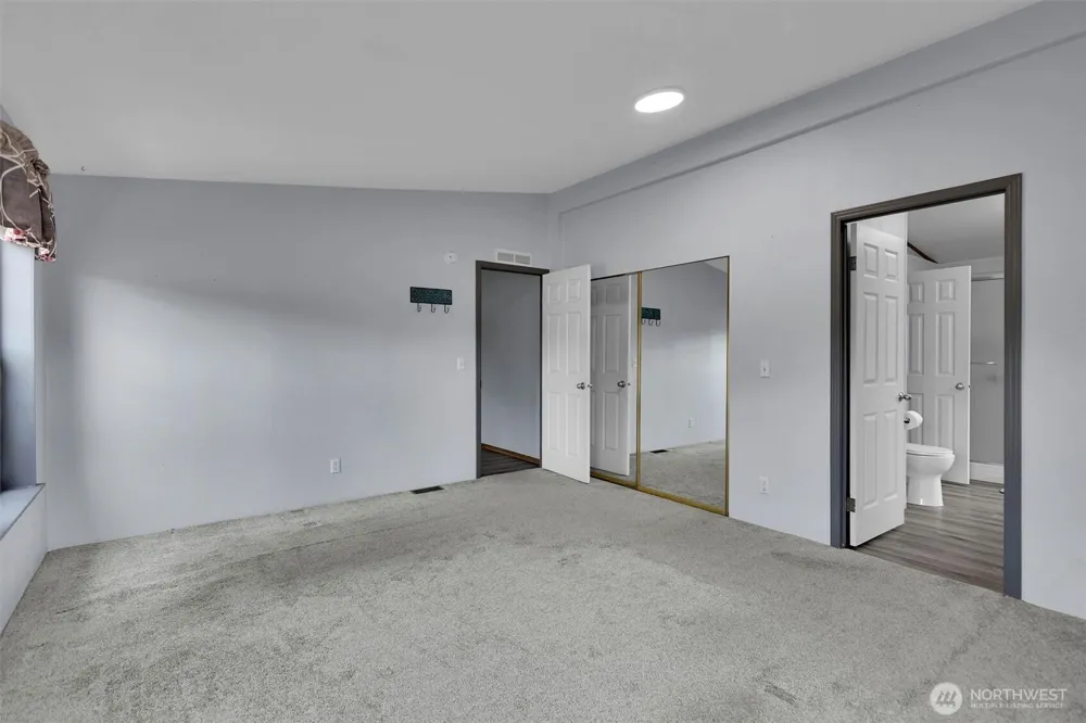 28707 26th Avenue E Roy, WA 98580
