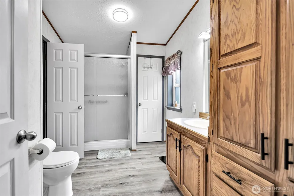 28707 26th Avenue E Roy, WA 98580