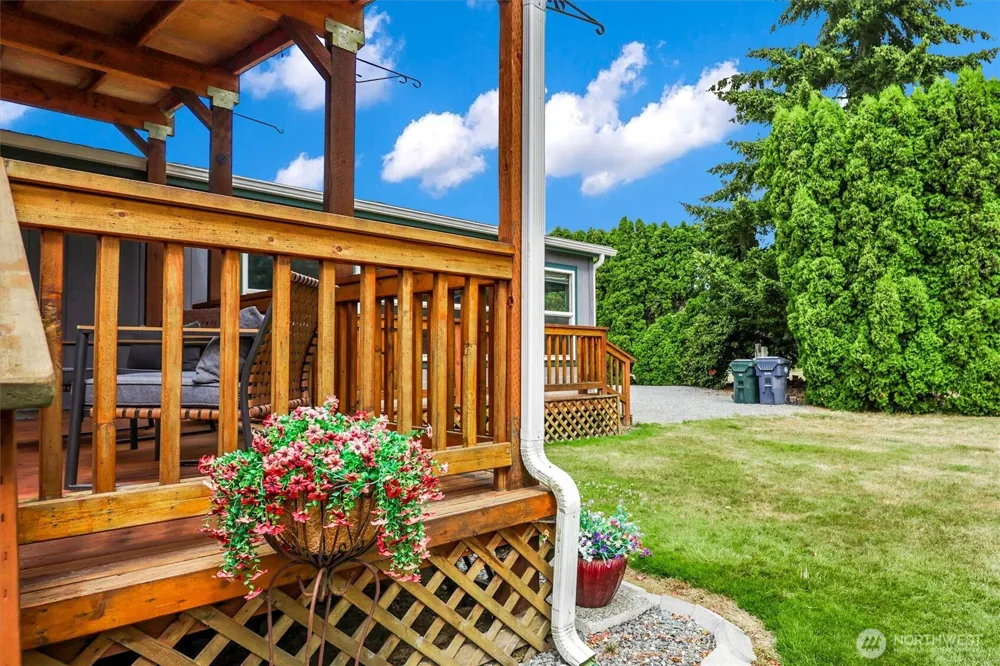 28707 26th Avenue E Roy, WA 98580