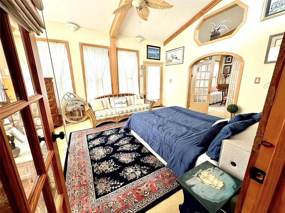 114 5th Street Dickinson, TX 77539