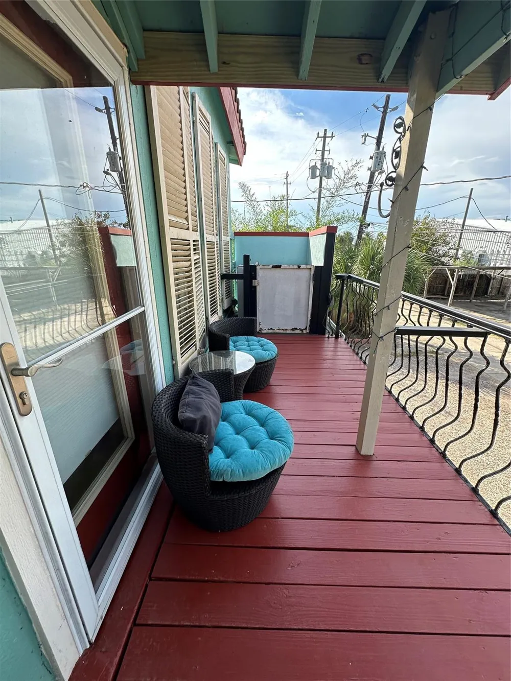 114 5th Street Dickinson, TX 77539