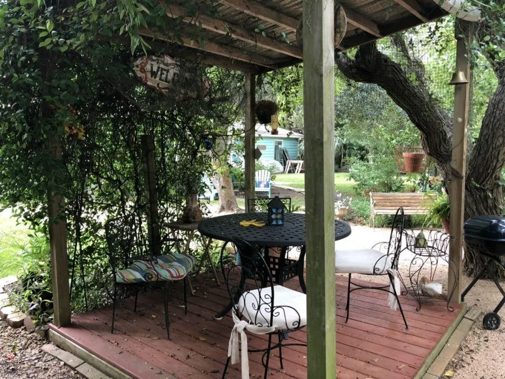 114 5th Street Dickinson, TX 77539