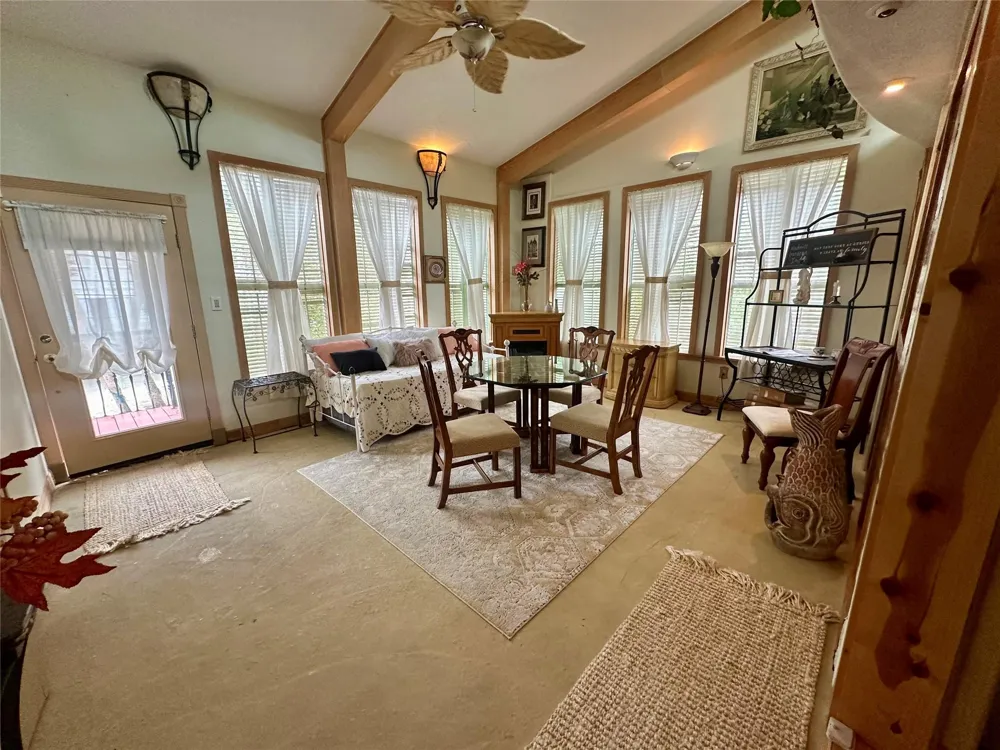 114 5th Street Dickinson, TX 77539