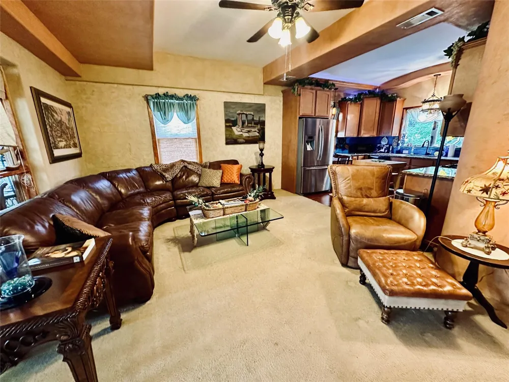 114 5th Street Dickinson, TX 77539