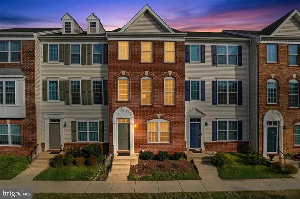 25114 MONTEITH TERRACE Chantilly, VA 20152