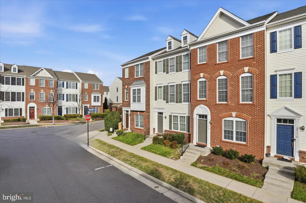 25114 MONTEITH TERRACE Chantilly, VA 20152