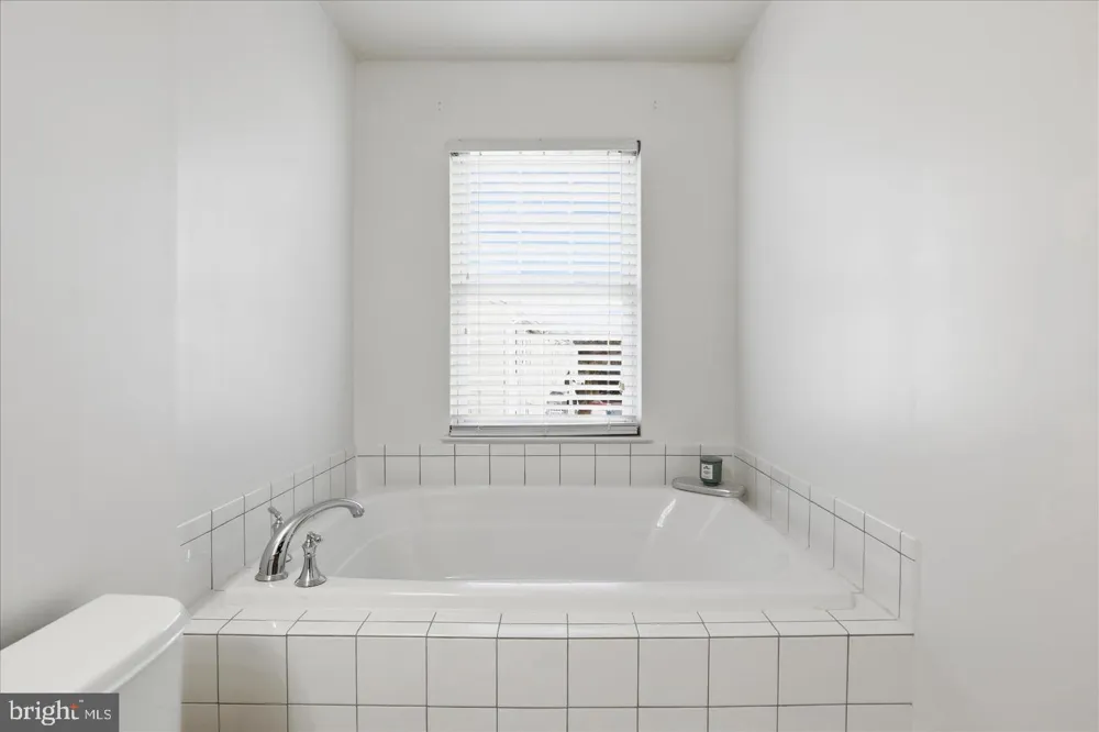 25114 MONTEITH TERRACE Chantilly, VA 20152