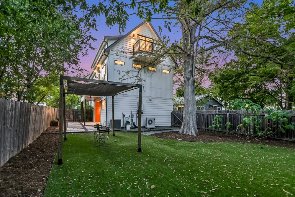 1127 Gunter Street #1 Austin, TX 78702