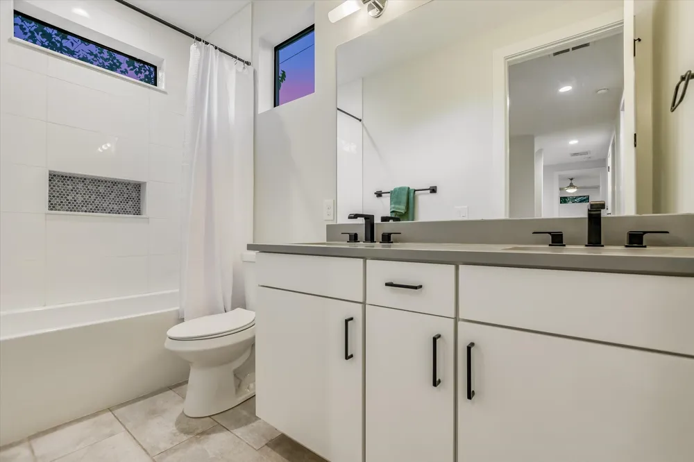 1127 Gunter Street #1 Austin, TX 78702