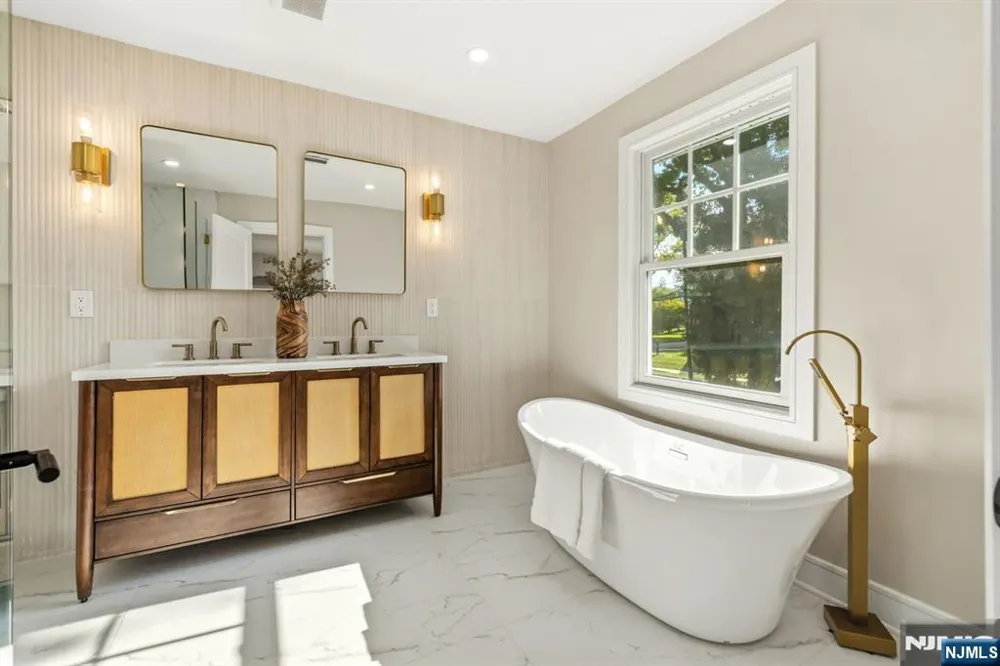 613 Hillcrest Road Ridgewood, NJ 07450