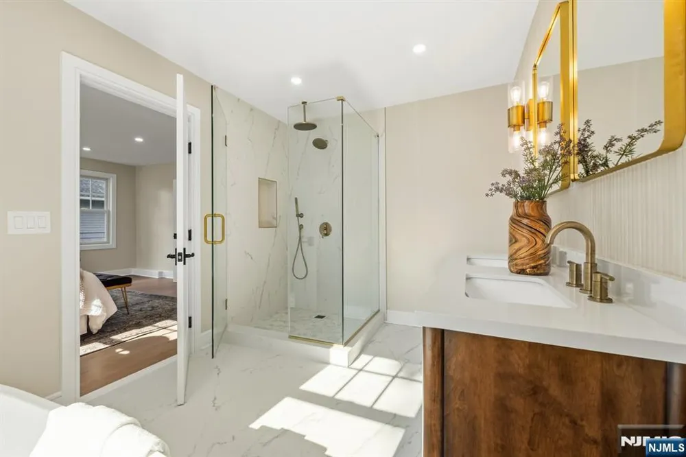 613 Hillcrest Road Ridgewood, NJ 07450