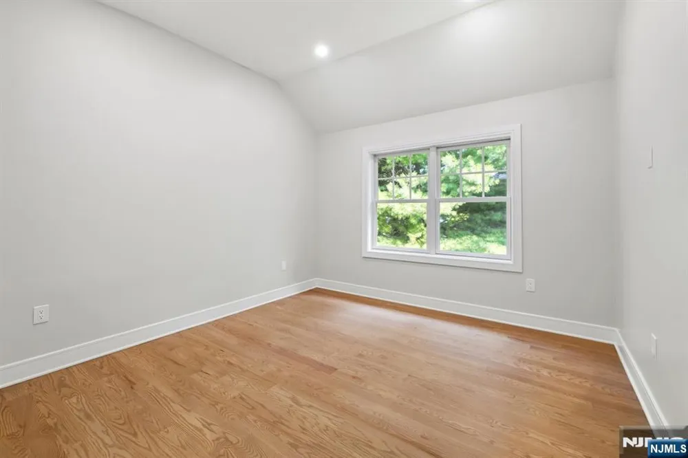 613 Hillcrest Road Ridgewood, NJ 07450