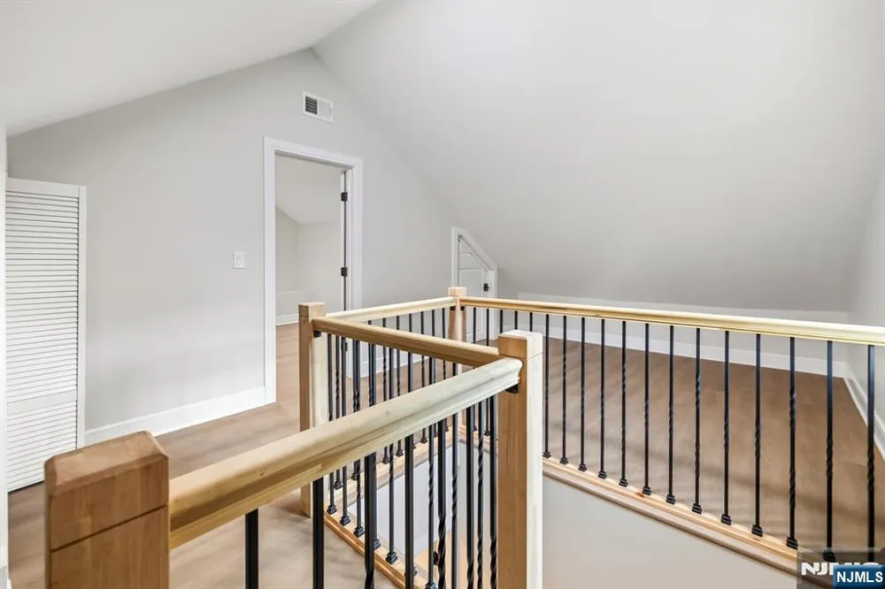 613 Hillcrest Road Ridgewood, NJ 07450