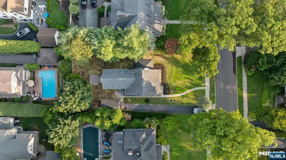613 Hillcrest Road Ridgewood, NJ 07450