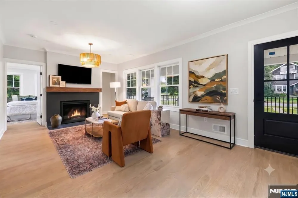 613 Hillcrest Road Ridgewood, NJ 07450