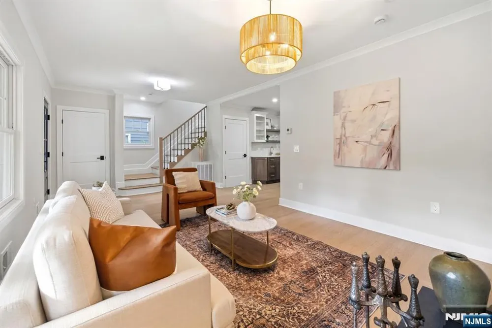 613 Hillcrest Road Ridgewood, NJ 07450