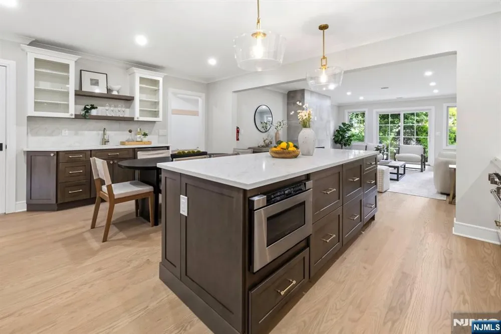 613 Hillcrest Road Ridgewood, NJ 07450