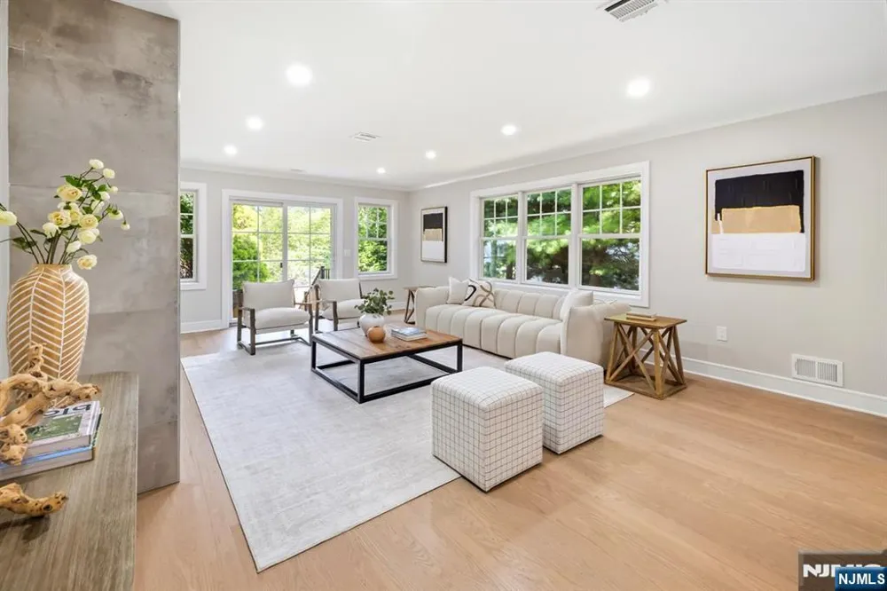 613 Hillcrest Road Ridgewood, NJ 07450