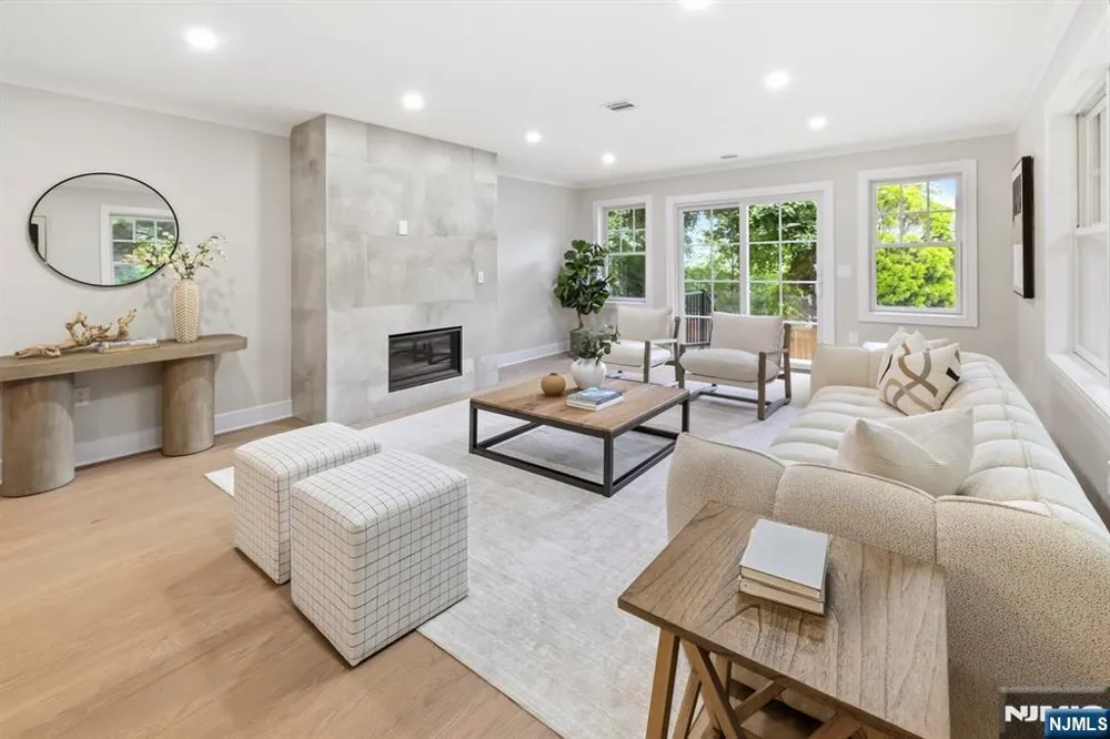 613 Hillcrest Road Ridgewood, NJ 07450