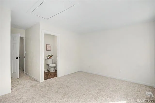 2537 E Nichols Circle Centennial, CO 80122
