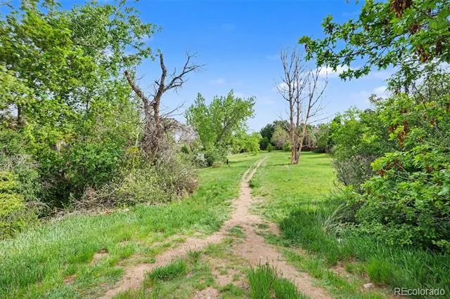 2537 E Nichols Circle Centennial, CO 80122
