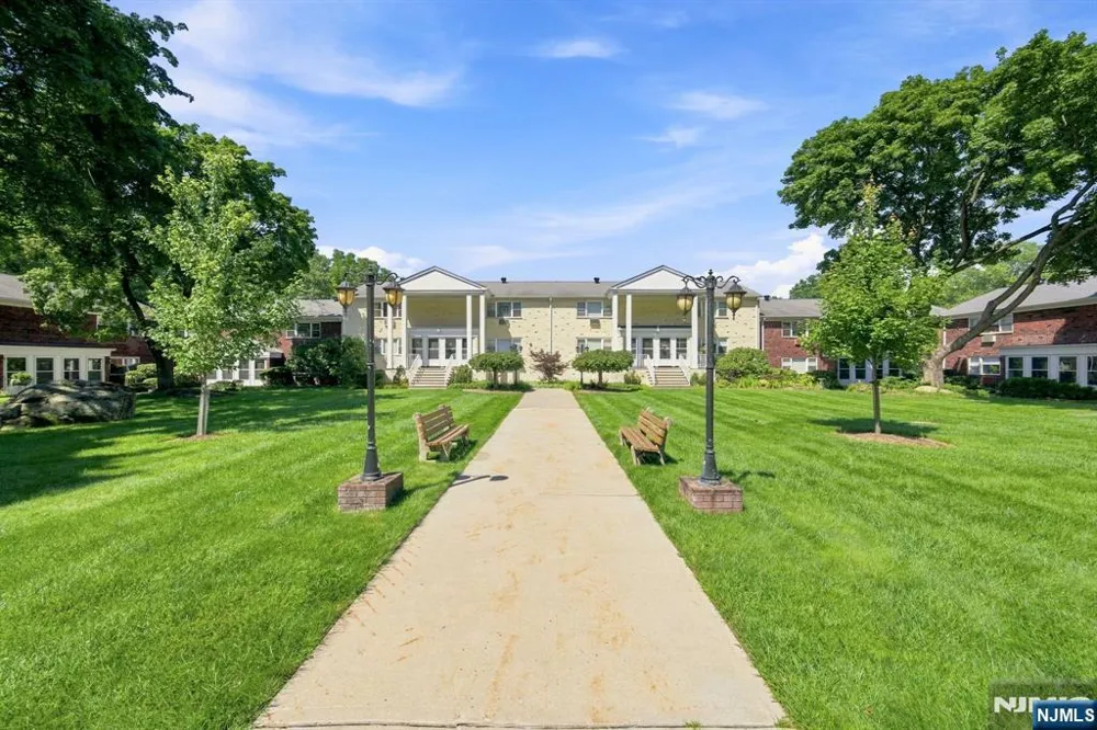 125 Regency Park 125 Ramsey, NJ 07446