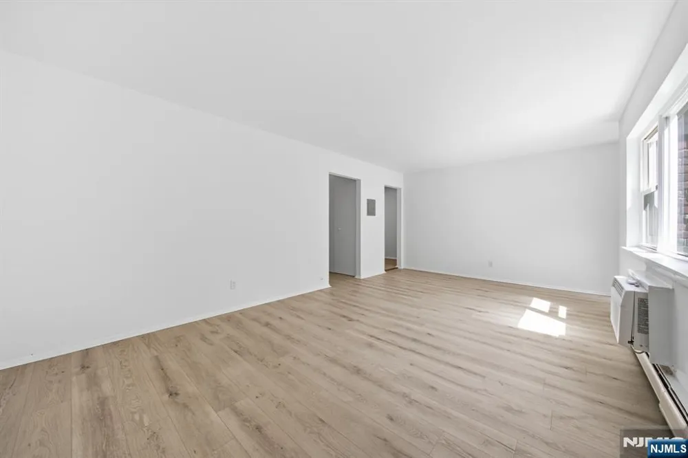 125 Regency Park 125 Ramsey, NJ 07446