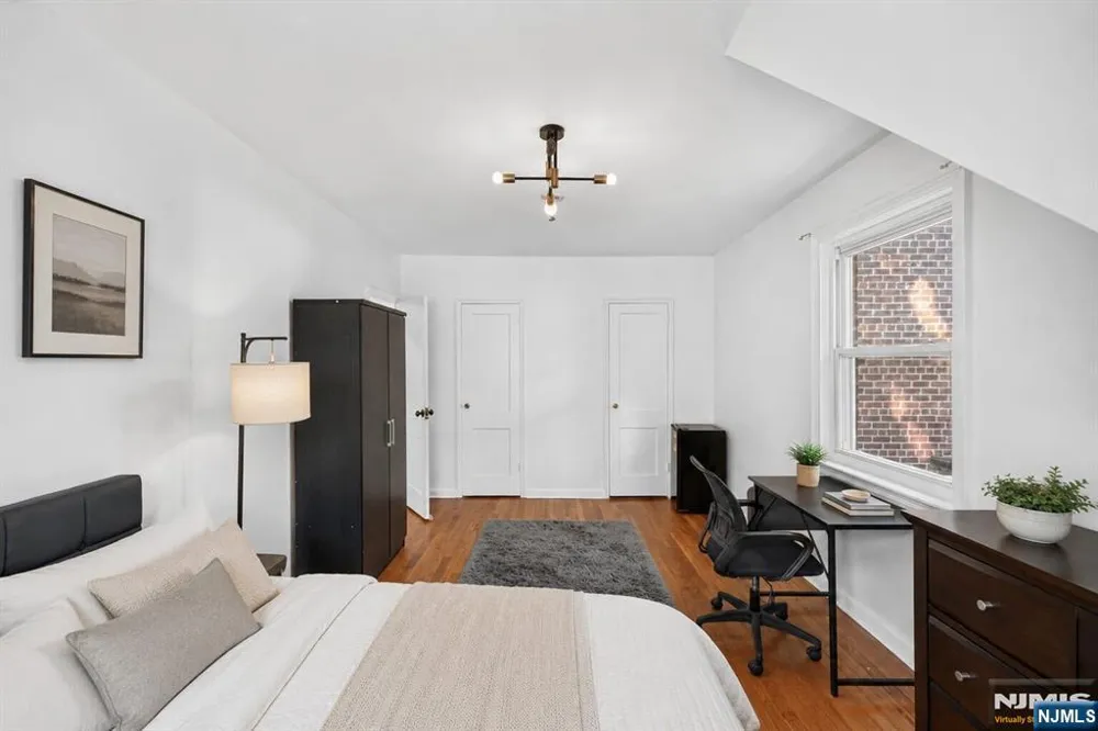 140 W Englewood Avenue 5B Teaneck, NJ 07666