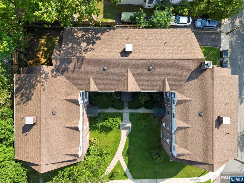 140 W Englewood Avenue 5B Teaneck, NJ 07666