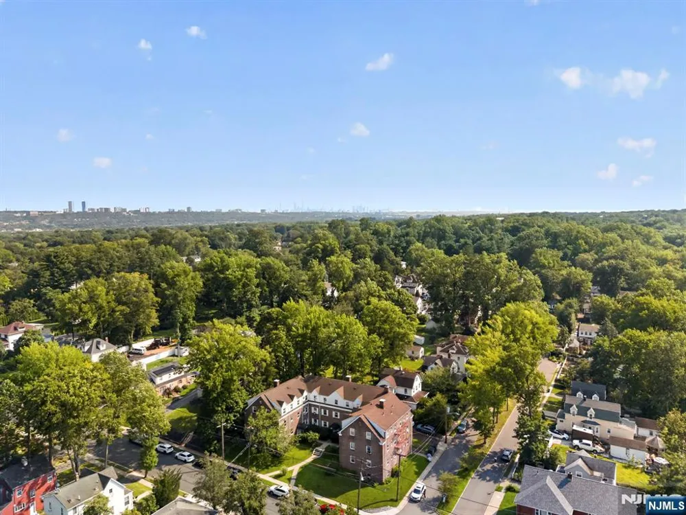 140 W Englewood Avenue 5B Teaneck, NJ 07666