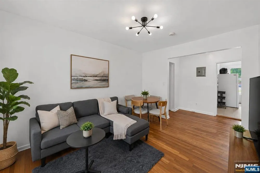 140 W Englewood Avenue 5B Teaneck, NJ 07666