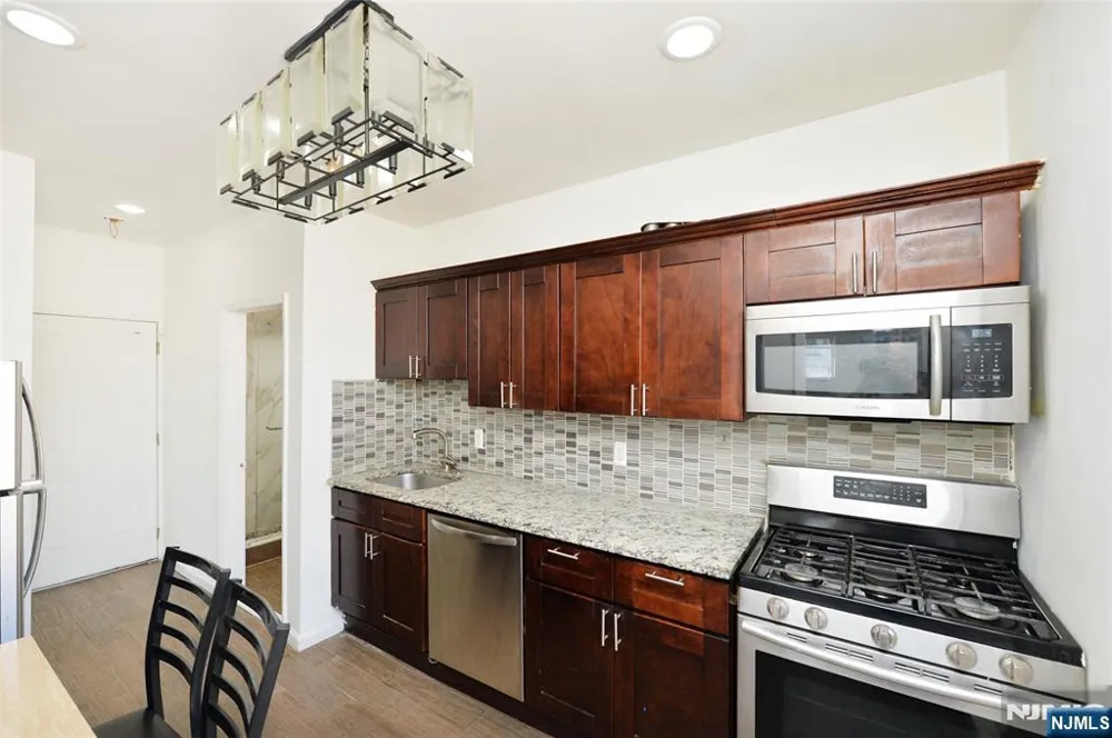 6245 Kennedy Boulevard North Bergen, NJ 07047