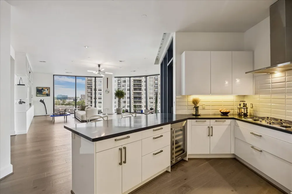 1409 Post Oak Boulevard #1102 Houston, TX 77056