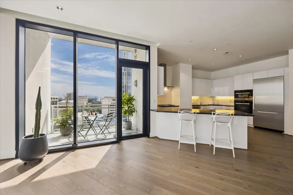 1409 Post Oak Boulevard #1102 Houston, TX 77056
