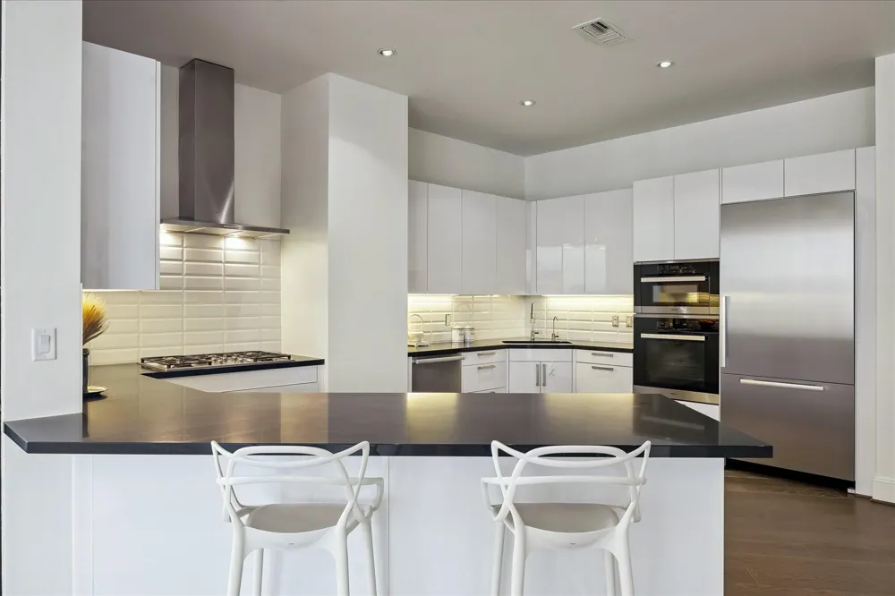 1409 Post Oak Boulevard #1102 Houston, TX 77056