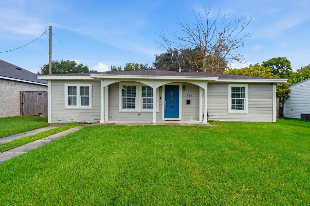 1534 3rd Avenue Texas City, TX 77590