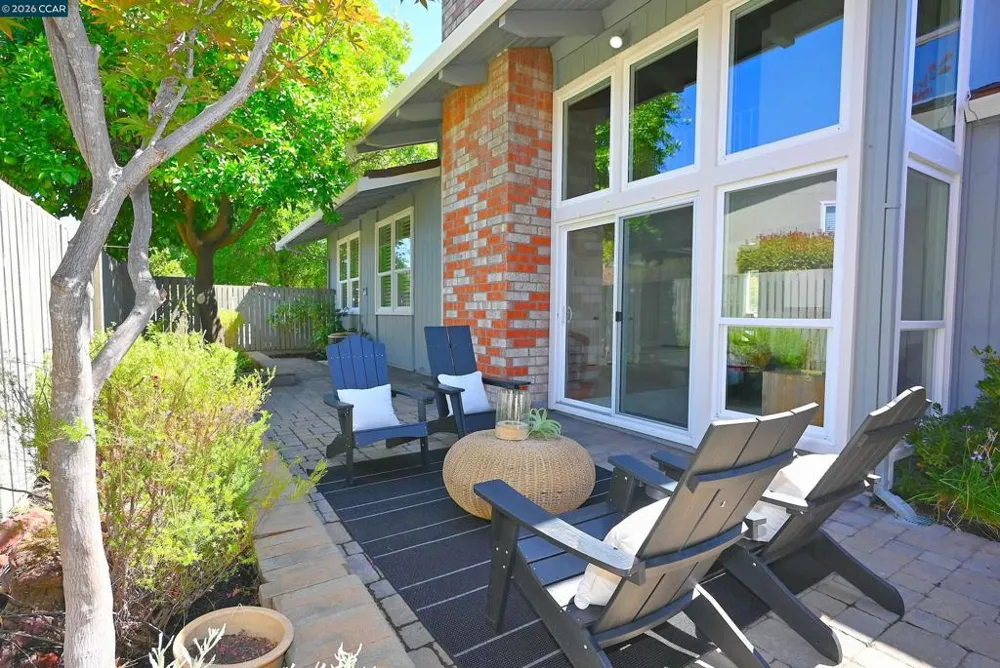 48 Rolling Green Circle Pleasant Hill, CA 94523