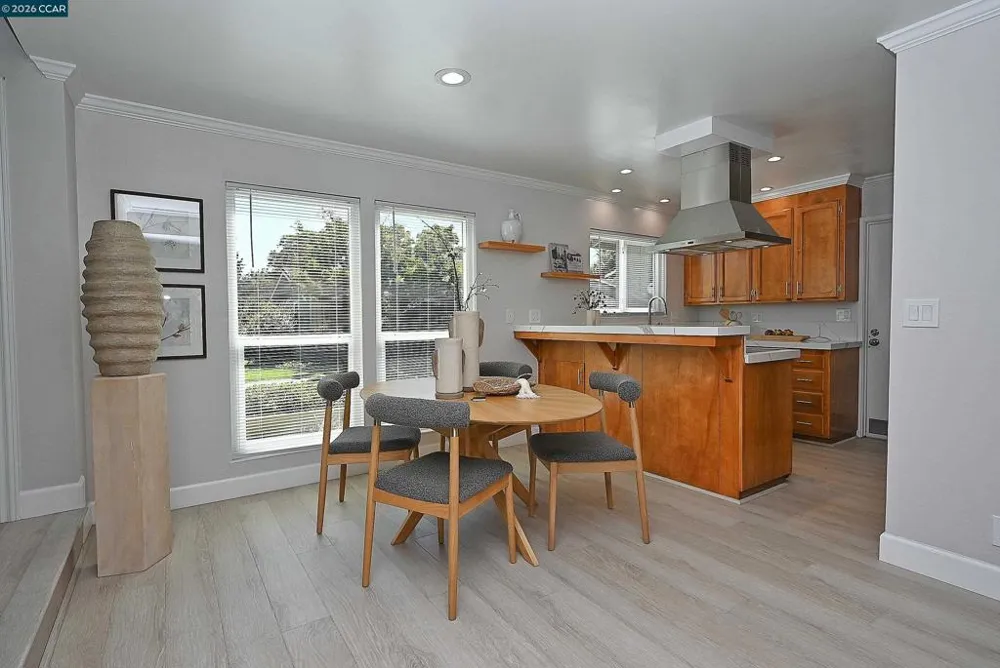 48 Rolling Green Circle Pleasant Hill, CA 94523