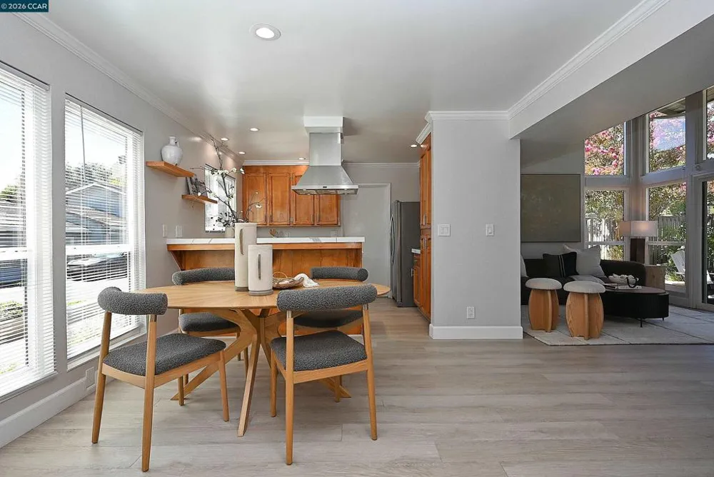48 Rolling Green Circle Pleasant Hill, CA 94523