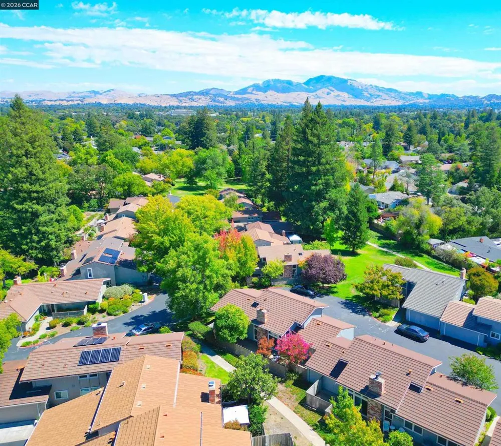 48 Rolling Green Circle Pleasant Hill, CA 94523
