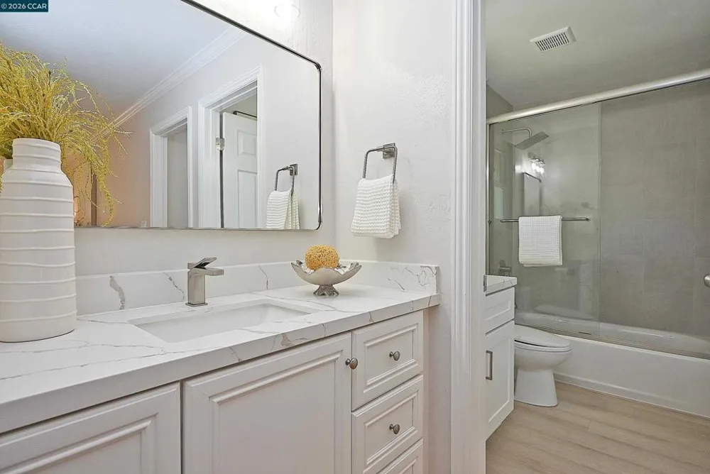 48 Rolling Green Circle Pleasant Hill, CA 94523