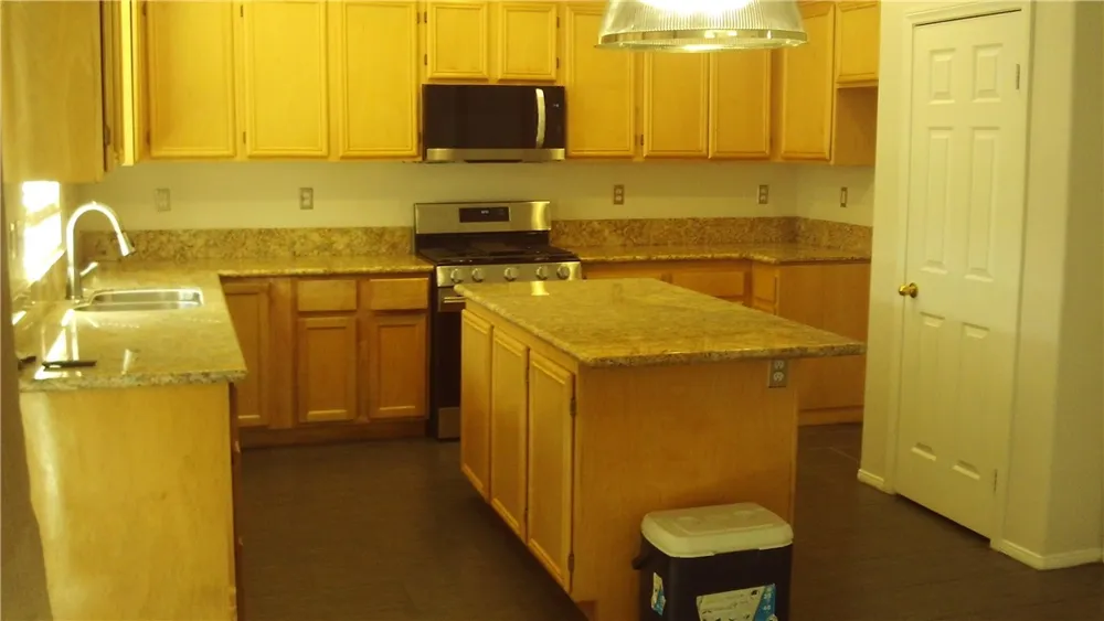 9089 Goldenrod Court Hesperia, CA 92344