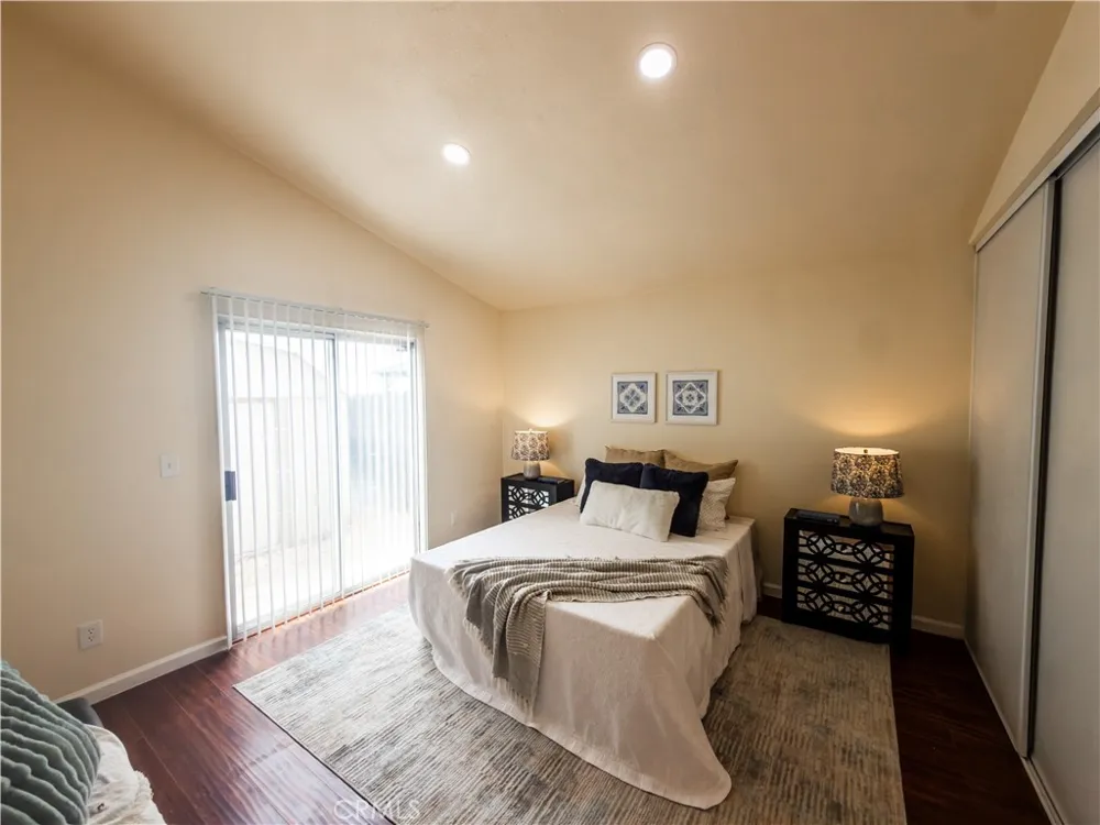 15797 Paine Fontana, CA 92336