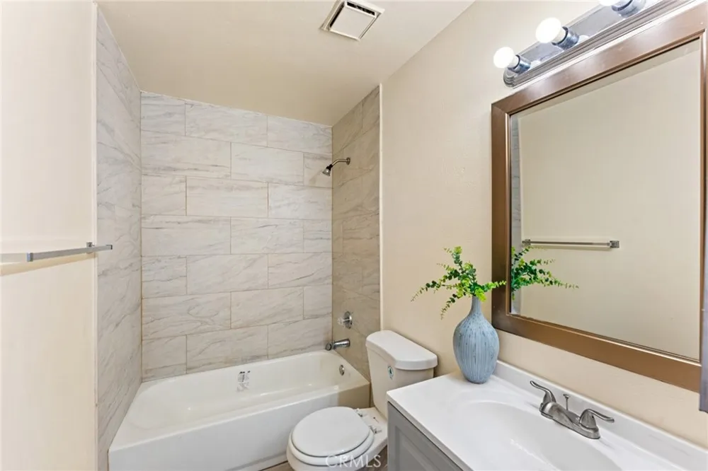 15797 Paine Fontana, CA 92336