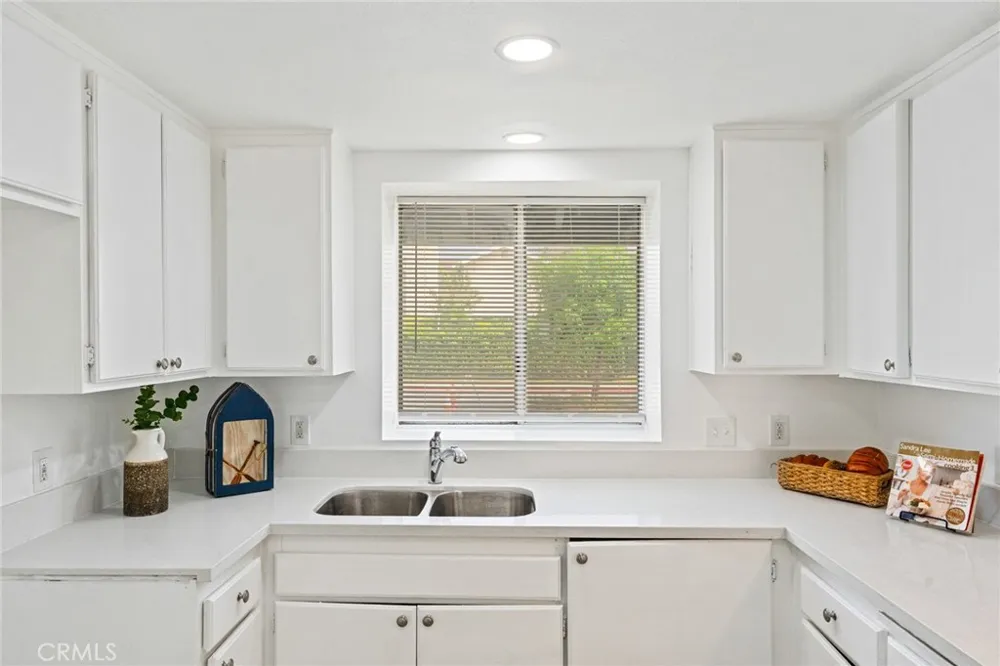 15797 Paine Fontana, CA 92336